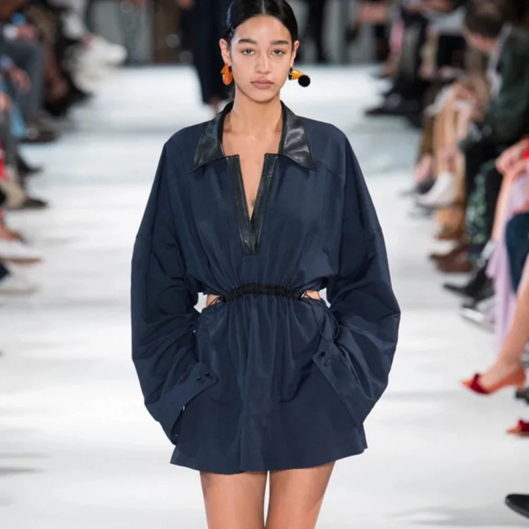 

2019 Spring Europe European Leather Collar Pull Rope Elastic Hollowed Waist Imitation Copper Ammonia Long Sleeve Medium Blouse