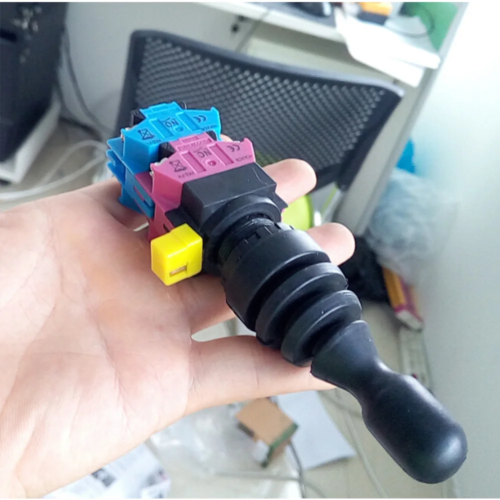 

1PC Waterproof 4-ways Latching Joystick Switch Weatherpack Maintained Weather Pack Joystick Controller Rotary Switches