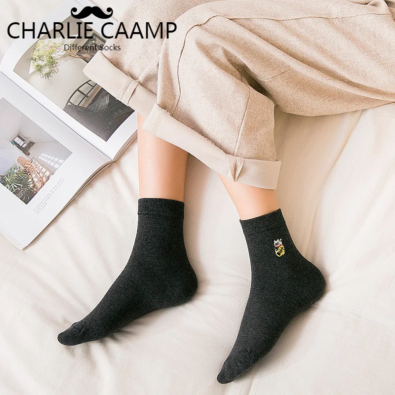 Women Cotton Socks 2018 Autumn Winter Fashion New Embroidered Cartoon Animal Mid Tube Ladies College Style Short Sock J102