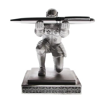 

1 Pc/Pack Medieval Cool Knight-Kneeling Pen Holder Stand Gift Desktop Decoration Armor Soldier Statue Statue for Office Suppl