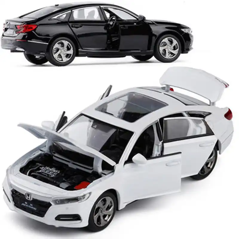1/32 Scale Honda Odyssey Alloy Die-Cast Car Model - 6 Doors With Sound & Light Features