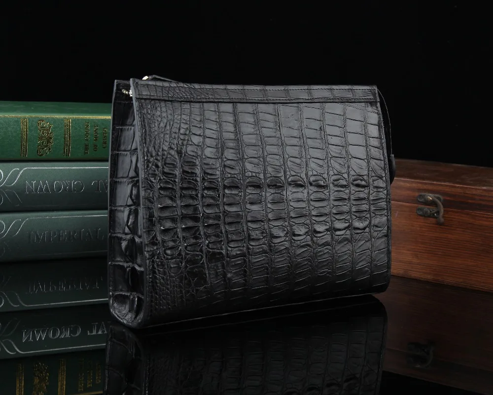 Рисунок 5 - Мужской кошелек-клатч из натуральной крокодиловой кожи