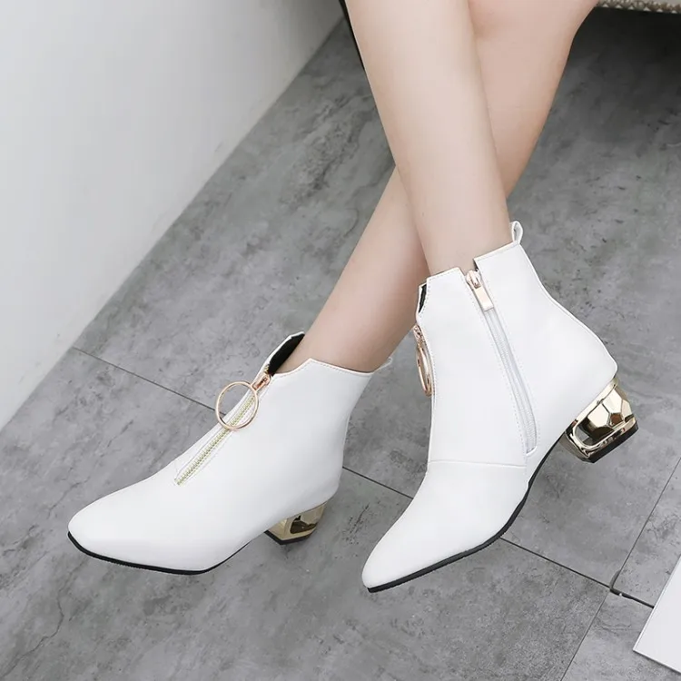 

Big Size 11 12 13 14 15 16 17 Europeans and Americans with pointed square heel side zipper metal decorative boots