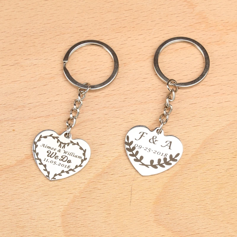 

10pcs Personalized name date alloy heart Keychain Engraved Custom key chain wedding gifts for guests wedding souvenirs