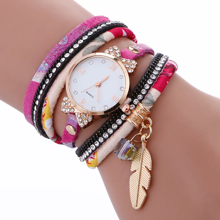 

Fashion Casual Women's Quartz Wristwatch Triple Leather Bracelet Watch Lady's Dress Watches Relogio Feminino Diamond Pendant