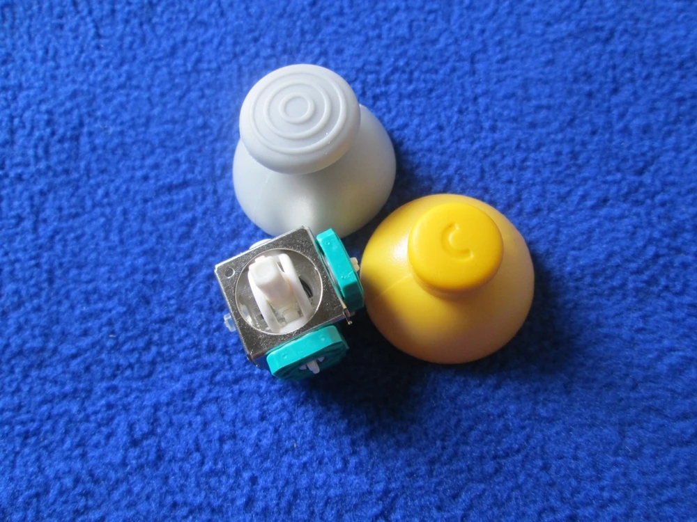 

2 x For Nintendo GC 3d Rocker Axis Analog Sensor Joystick + 2 x Thumbsticks Left + Right Cap For GameCube Controller
