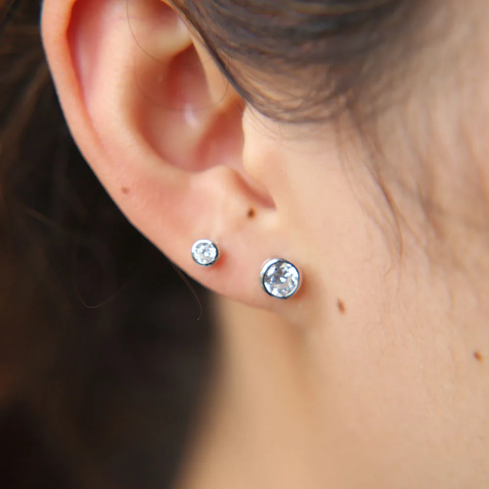 

classic single CZ stud earring 4mm 6mm minimalist delicate girl women multi piercing 925 sterling silver lovely cz earring