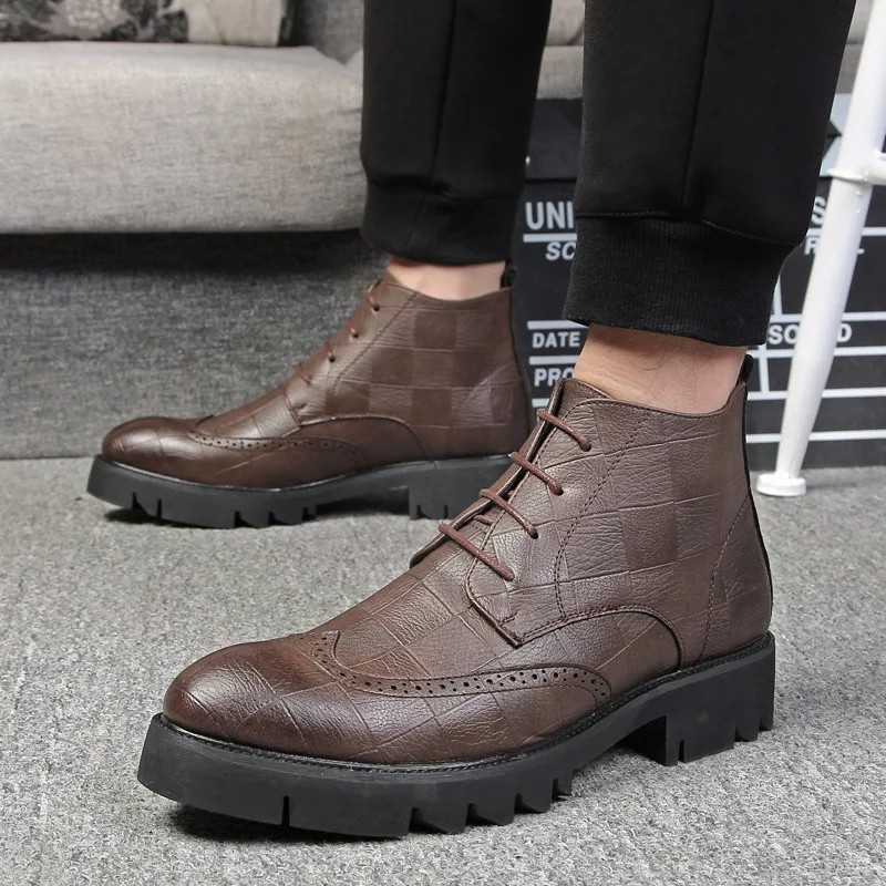 

New Men PU Leather Ankle Oxford Boots British Style Male Casual Lace Up Derby Shoes Leather Retro Carved Brogue Shoes