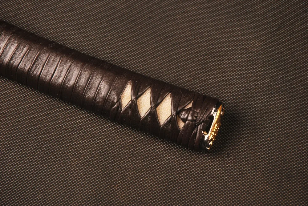 Прямая коричневая искусственная кожа Tsuka Ito и Подлинная белая латунь фучи Кашира