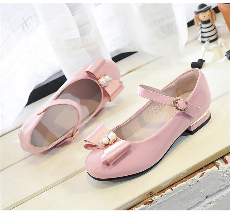Moda em Couro Sapatos de Meninas Sapatos de Bebê Mocassins de Barco Nova Princesa Alta-salto Alto Partido Desempenho Crianças Dança Sapatos Estudante 04 3 Mamãe e Bebê