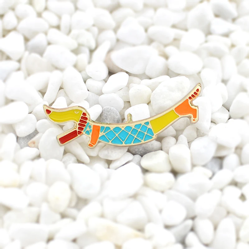 

Cartoon Dachshund Badge Enamel Brooch Creative animal lovely Dog brooch Give kids fashion pin accessories Collar badge