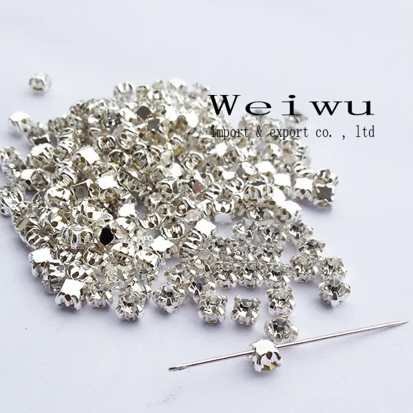 Rhinestones in claw 3