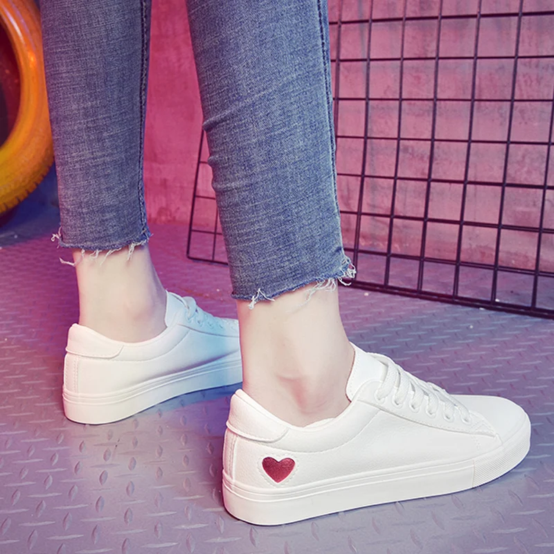 

Small white shoes female spring 2019 new wild Korean student base flat bottom Harajuku ulzzang canvas shoes platform sneakers