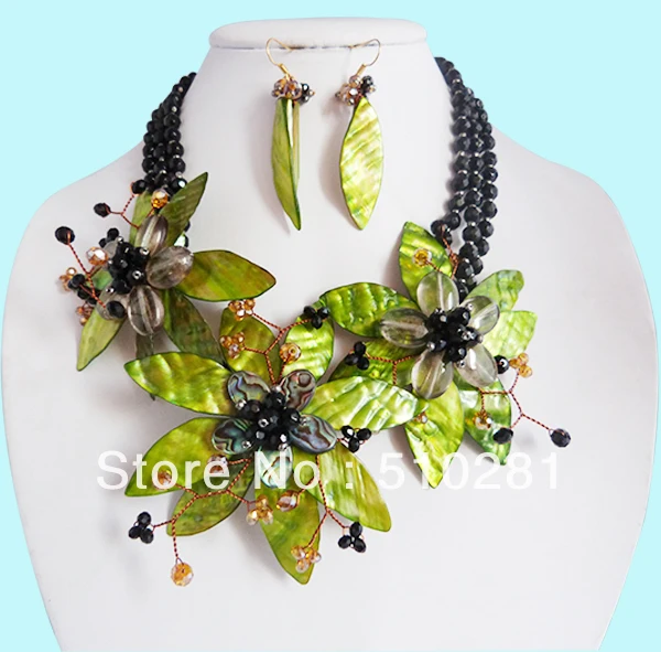 

Free ship!!! STRIKING WEARABLE ART Abalone & Green Mother of Pearl Shell Chunky Necklace Set