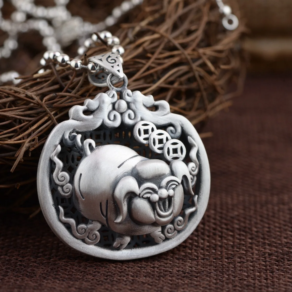 

S990 fine silver pendant Double-sided hollow-out the pig pendant Archaize matte process
