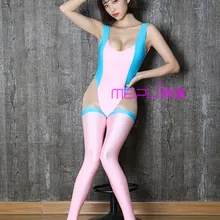 Стиль, высокая вилка, одежда, открытый интерес, сексуальная привлекательность, цвет коллизии+ чулки