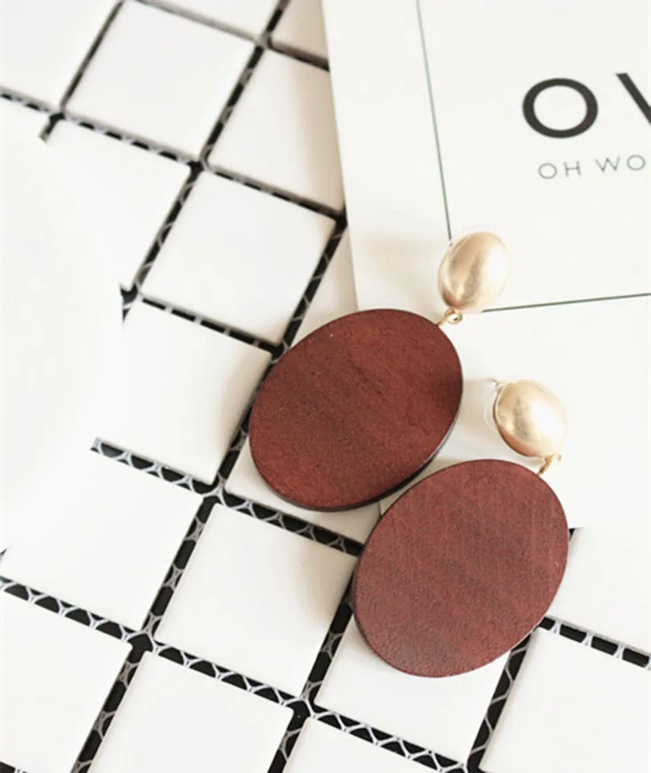 

Restro Red Wood Drop Earrings Women Jewelry Pop Elegance Fancy Party T Show Office Korean Style Brincos boucle d'oreille