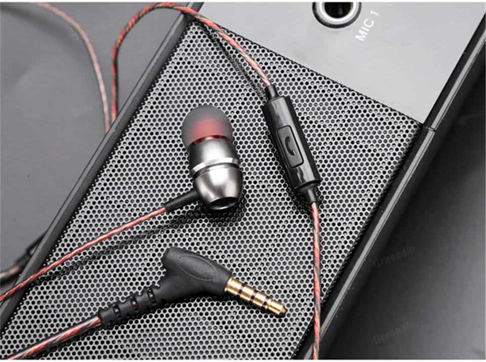 Greendio _In_Ear_Earbuds_Premium_In-Ear_Metal_Wired_Earphones_with_Microphone_Remote_Control_Full_Range_Hifi_Noise-Isolation_In-Ear_Earphone (21)