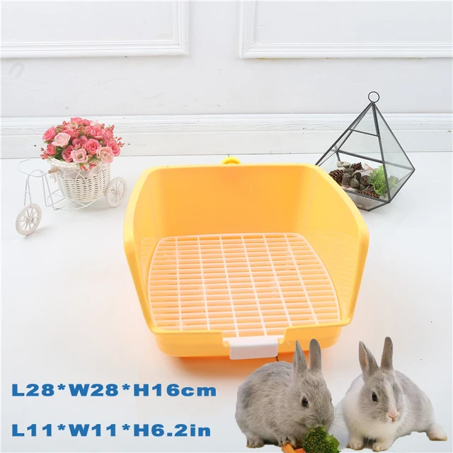 2018 New Free pet rabbit toilet Plastic multicolor rabbit to clean