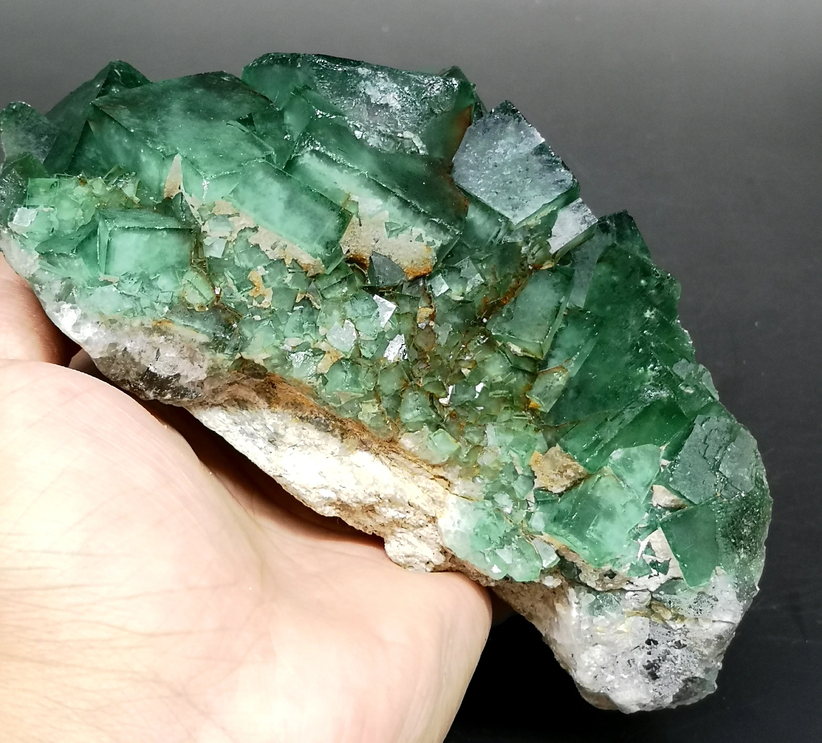 

Big! 1317g Natural Large crystal green fluorite cluster mineral crystal specimens Stones and crystals Healing crystal