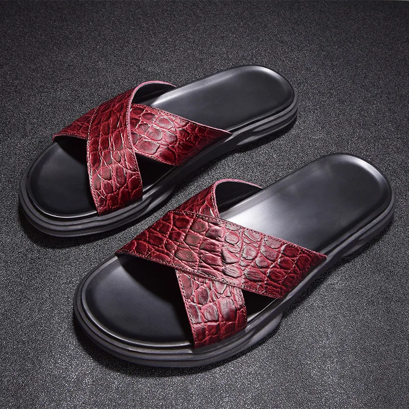 New Sandals Men Red Soft Leather Flat Sandals Slippers Fashion Leisure Buckle Strap Beach Sandals Slippers Summer Footwear
