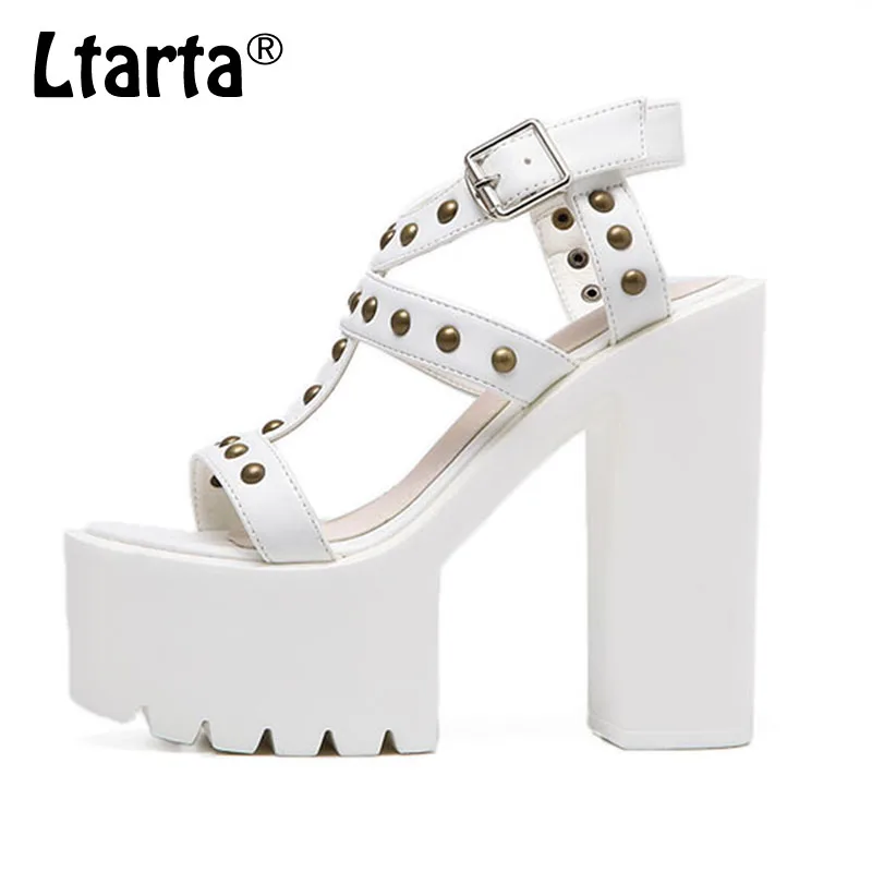 LTARTA/2019 г. женские сандалии с заклепками на платформе и толстом каблуке модными