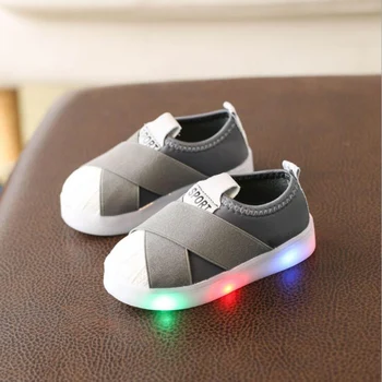 

2019 Summer Baby new LED lighting shoes for boys and girls luminous shoes casual soft Kids Sneakers lights Children flash shoes