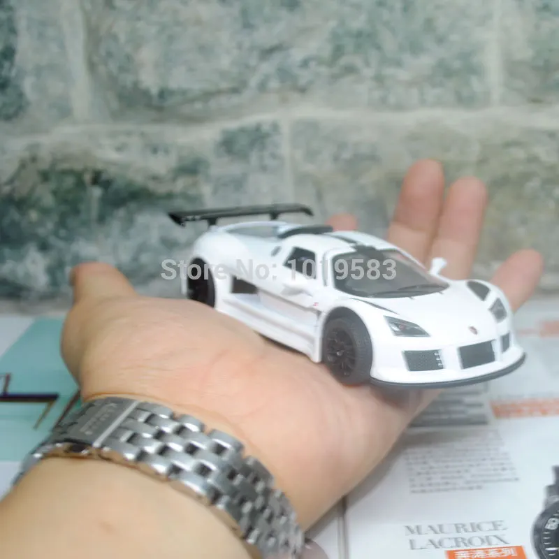 2010 Gumpert Apollo Sport white (8)