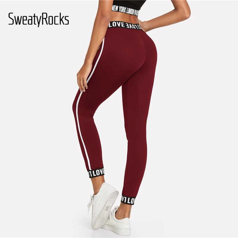 SweatyRocks عنابي اللياقة البدنية إلكتروني طباعة الرباط تجريب مرونة عارضة طماق 2018 الخريف الرياضية المرأة سراويل أنيقة