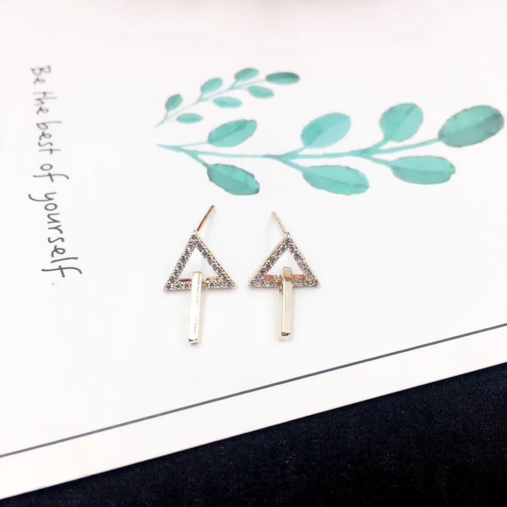 

925 Silver Needle Fashion Tiny Triangle Stud Earring for Women Girls Lovely Geometric Earring Wedding Party Gift Jewelry
