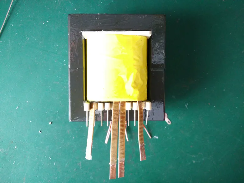 Trasformatore Ad Alta Frequenza Ee85B Di Tipo Verticale Da 2000 Watt Trasformatore Ad Alta Frequenza Da 15-22K