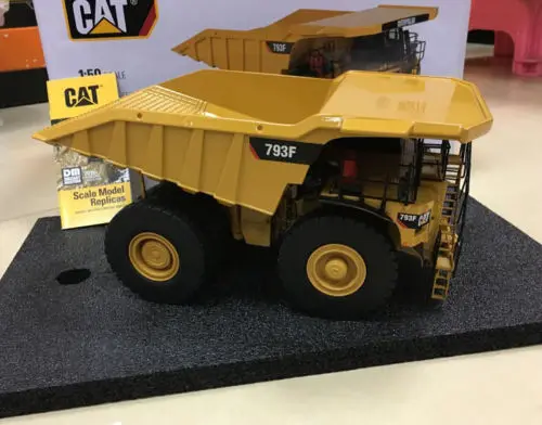 Гусеница CAT 793F Майнинг грузовик 1/50 масштаб металл модель от бренда DieCast Masters
