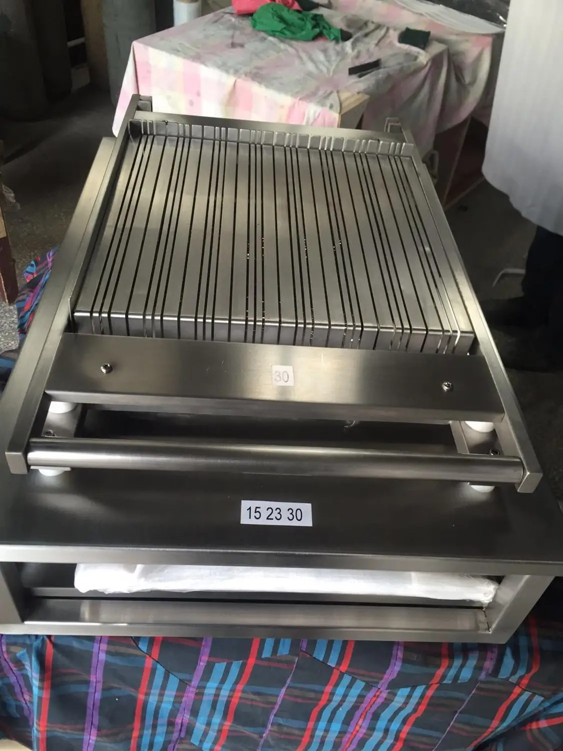 

Mousse chocolate guitar cutter machine manual chocolate cutting machine soft sweets bread cutter chocolate slicing machine