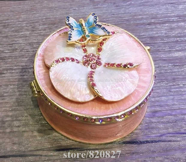 Buy Newest Vintage Metal Round Jewelry Decorative