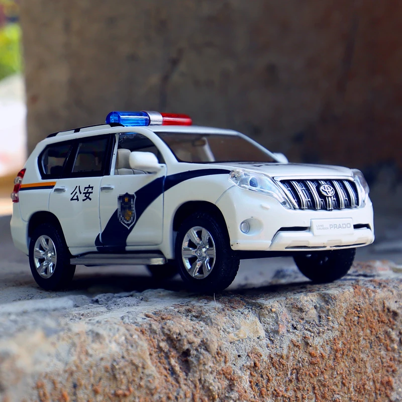 1:32 Die Cast Model Cars Electric Flashing Pull back scale automobile Alloy Vehicle gld3 Coche Children Toys SUV Toyota Prado |