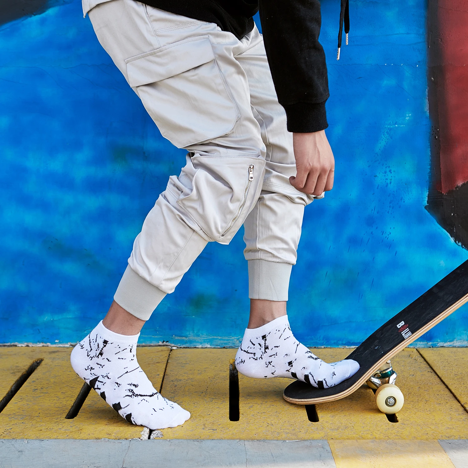 J-BOX 10 أزواج القطن سعيد الرجال الجوارب DHL بارد الهيب هوب المتناثرة قصيرة جورب لوح التزلج الخريف الشتاء تنفس الكاحل جوارب بأشكال مضحكة