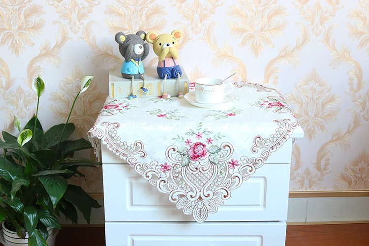 الفاخرة الوردي الحرير مفرش مربع حصيرة التطريز الدانتيل المطبخ الشاي القهوة الجدول غطاء من القماش عيد الميلاد حزب المنزل الزفاف ديكور الفاخرة الوردي الحرير مفرش مربع حصيرة التطريز الدانتيل المطبخ الشاي القهوة الجدول غطاء من القماش عيد الميلاد حزب المنزل الزفاف ديكور