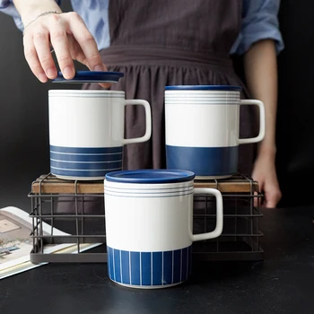 

Blue and white line ceramic mug Japanese-style lid creative mug home large capacity cup