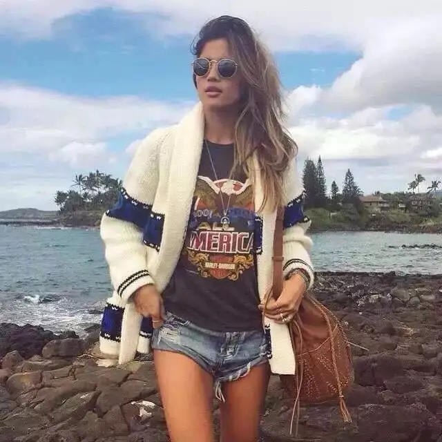 

WZYCHDS Vintage ripped hole fringe denim thong shorts women sexy pocket one teaspoon jeans shorts summer girl 20182015