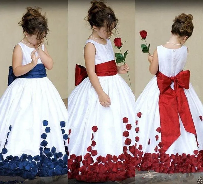 

Blue 2019 Flower Girl Dresses For Weddings Ball Gown Satin Flowers Bow Long First Communion Dresses For Little Girls