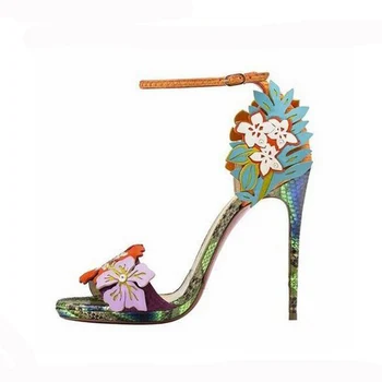 

In 2017, the new sexy high-heeled women's women's shoes fashion party is comfortable with 11CM flowers and sandals 35-40