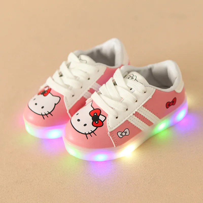 

2018 Slip on unisex all season baby casual shoes rubber fashion baby sneakers cute lovely LED footwear glowing boys girls shoes