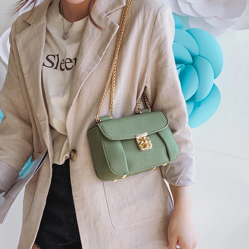 Gykaeo الشارع الفتيات الأزياء الحلوى الألوان حقيبة كتف صغيرة السيدات جلدية سلاسل رفرف Crossbody حقائب للنساء حقيبة ساع Gykaeo الشارع الفتيات الأزياء الحلوى الألوان حقيبة كتف صغيرة السيدات جلدية سلاسل رفرف Crossbody حقائب للنساء حقيبة ساع