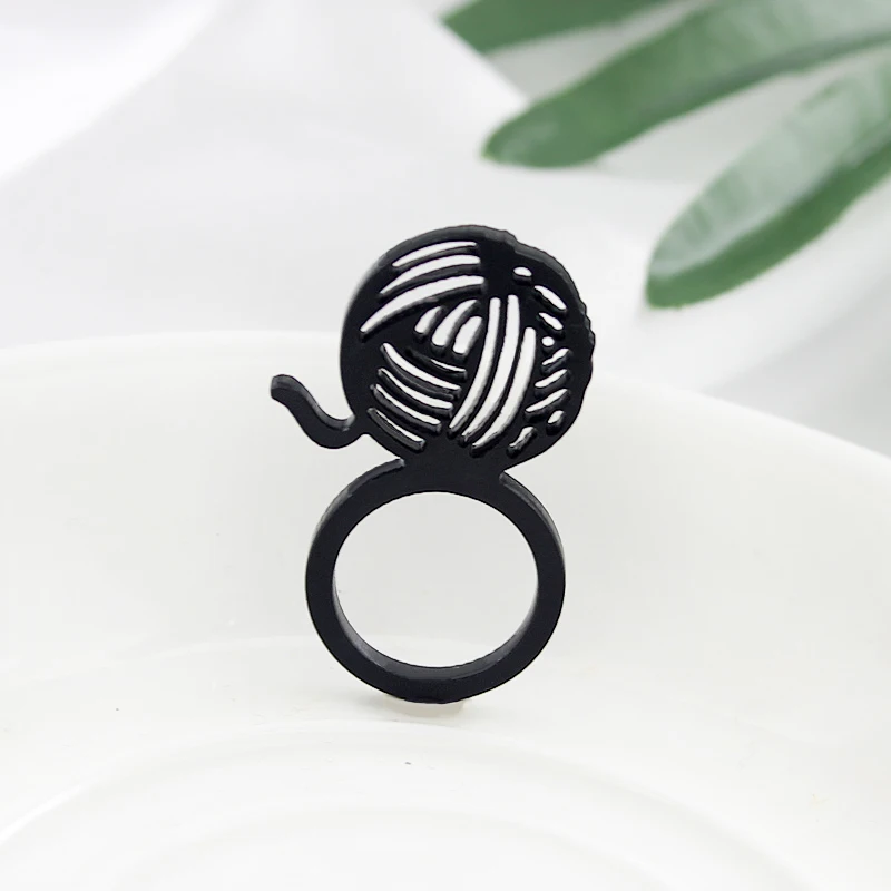 

2018 Winter New Arrival Oval Cute And Romantic Style Ring In Shape Of Ball Of Yarn Pure Black Concise Party Ring Gift For Mother