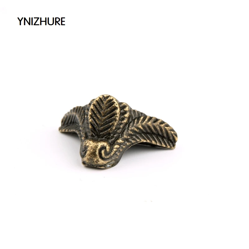 

2018 New Arrival Special Offer 50pcs 22 * 18mm Antique Furniture Foot Alloy Box Four Corners Decorative Feet