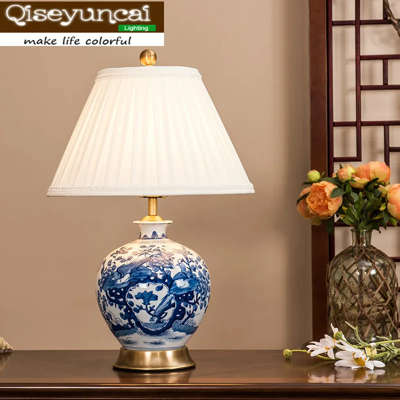 Qiseyuncai 2018 الصيني الأزرق والأبيض الخزف النحاس مصابيح دراسة الراقية الفاخرة جينغدتشن السيراميك الزخرفية الجدول مصباح Qiseyuncai 2018 الصيني الأزرق والأبيض الخزف النحاس مصابيح دراسة الراقية الفاخرة جينغدتشن السيراميك الزخرفية الجدول مصباح