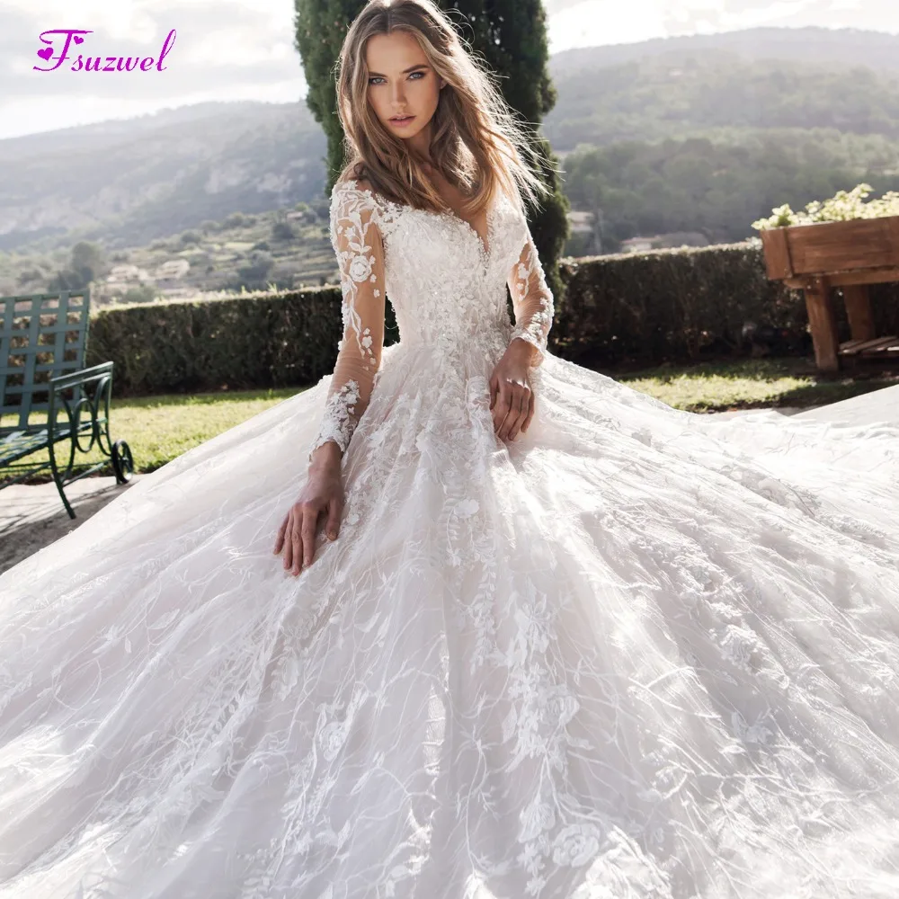 

Gorgeous Appliques Chapel Train Lace A-Line Wedding Dress 2019 Luxury Beaded Scoop Neck Long Sleeve Flowers Princess Bridal Gown