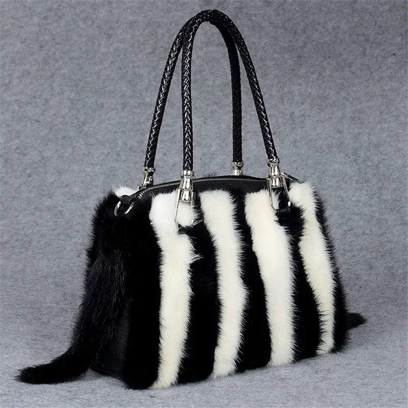 

2019 Fashion Winter Female Personality Design Real Mink Fur Bag Faux Fur Bag Female Large Capacity Shopping Bag.