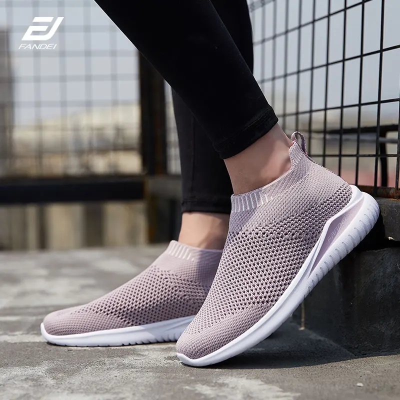 Zapatillas tipo medias de mujer Clearance