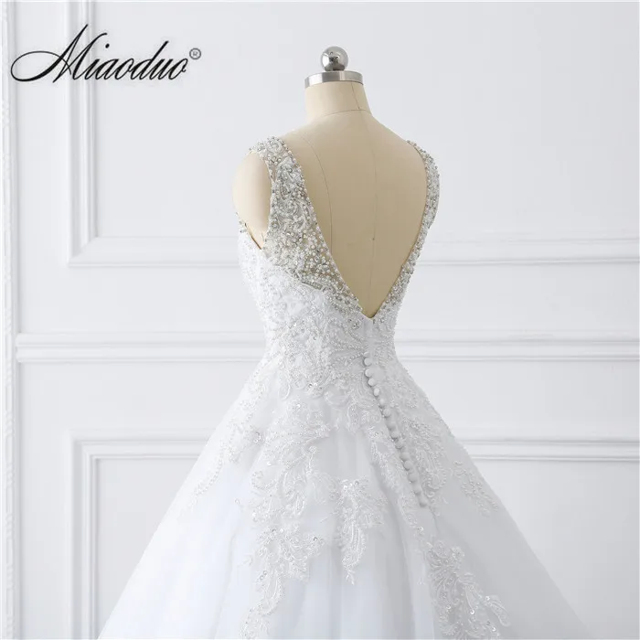 Branco vestido de noiva v-образный вырез кружева аппликация Принцесса платья для невесты Бисероплетение Кристалл свадебное платье на заказ